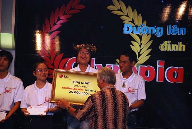 Học sinh Trần Lê Phương, đạt giải Nhất Quý 1- Đường lên đỉnh Olympia năm thứ 12