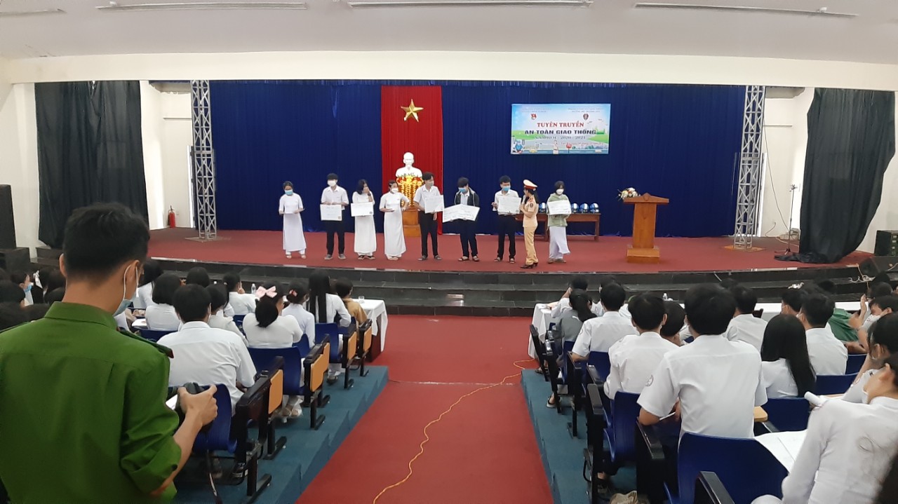 ẢNH 1- T. TRUYỀN GIAO THÔNG