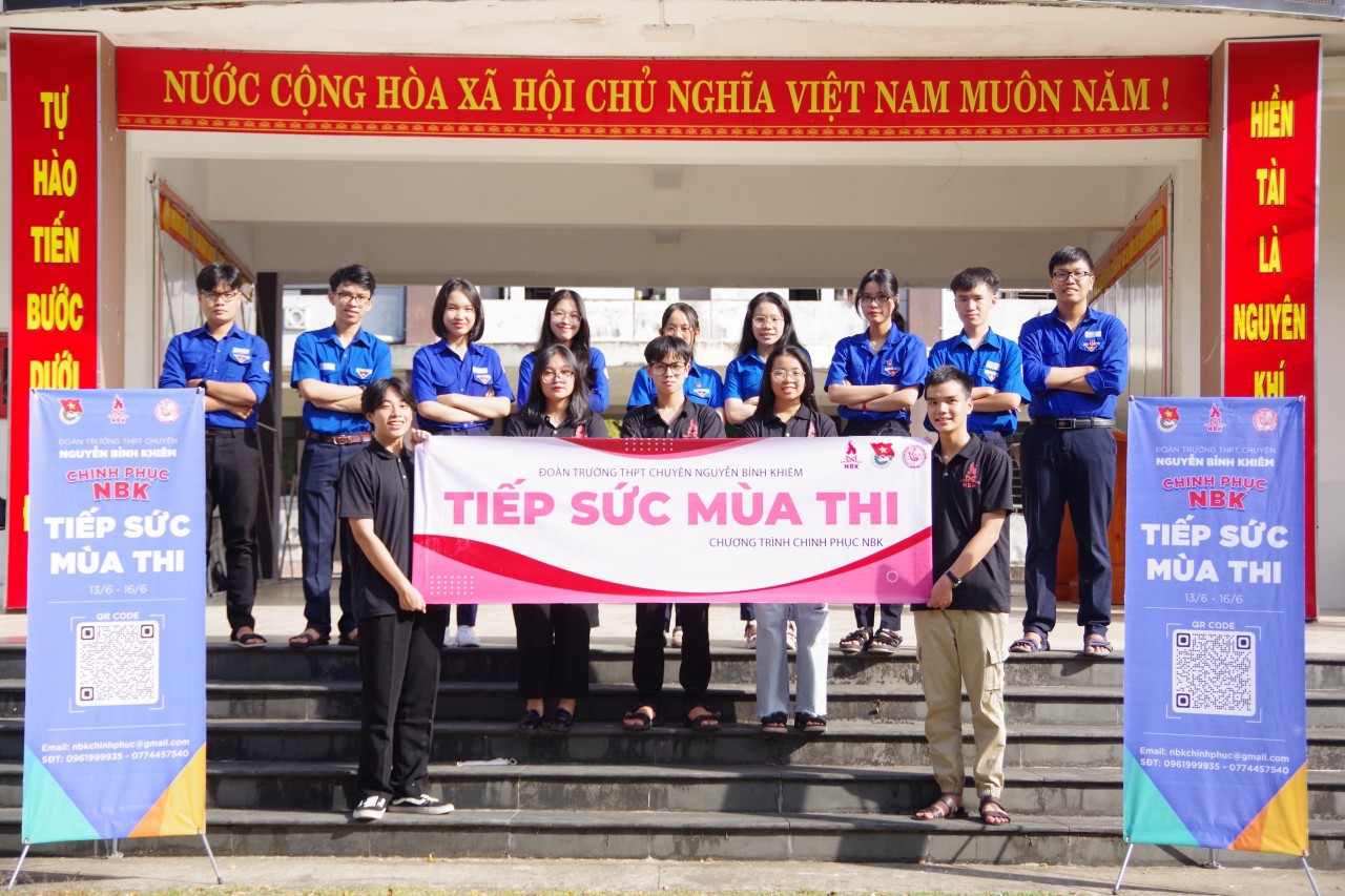 ẢNH 1- TIẾP SỨC MÙA THI