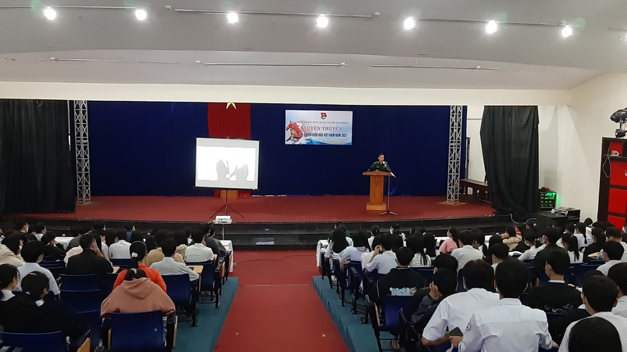 ẢNH 2- HĐ HƯỚNG VỀ BIỂN ĐẢO