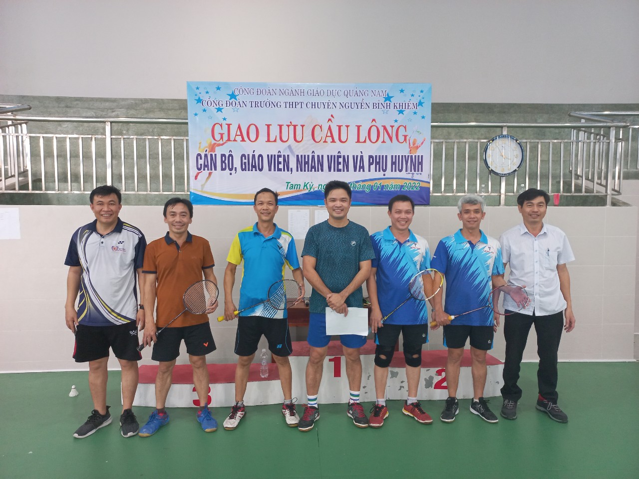 ẢNH 4- TỔ CHỨC HĐ RÈN LUYỆN THỂ LỰC