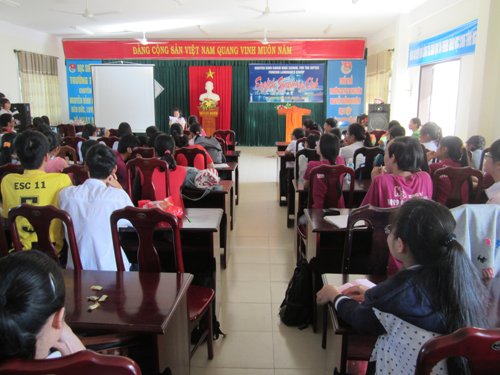 cau-lac-bo-tineng-anh-900