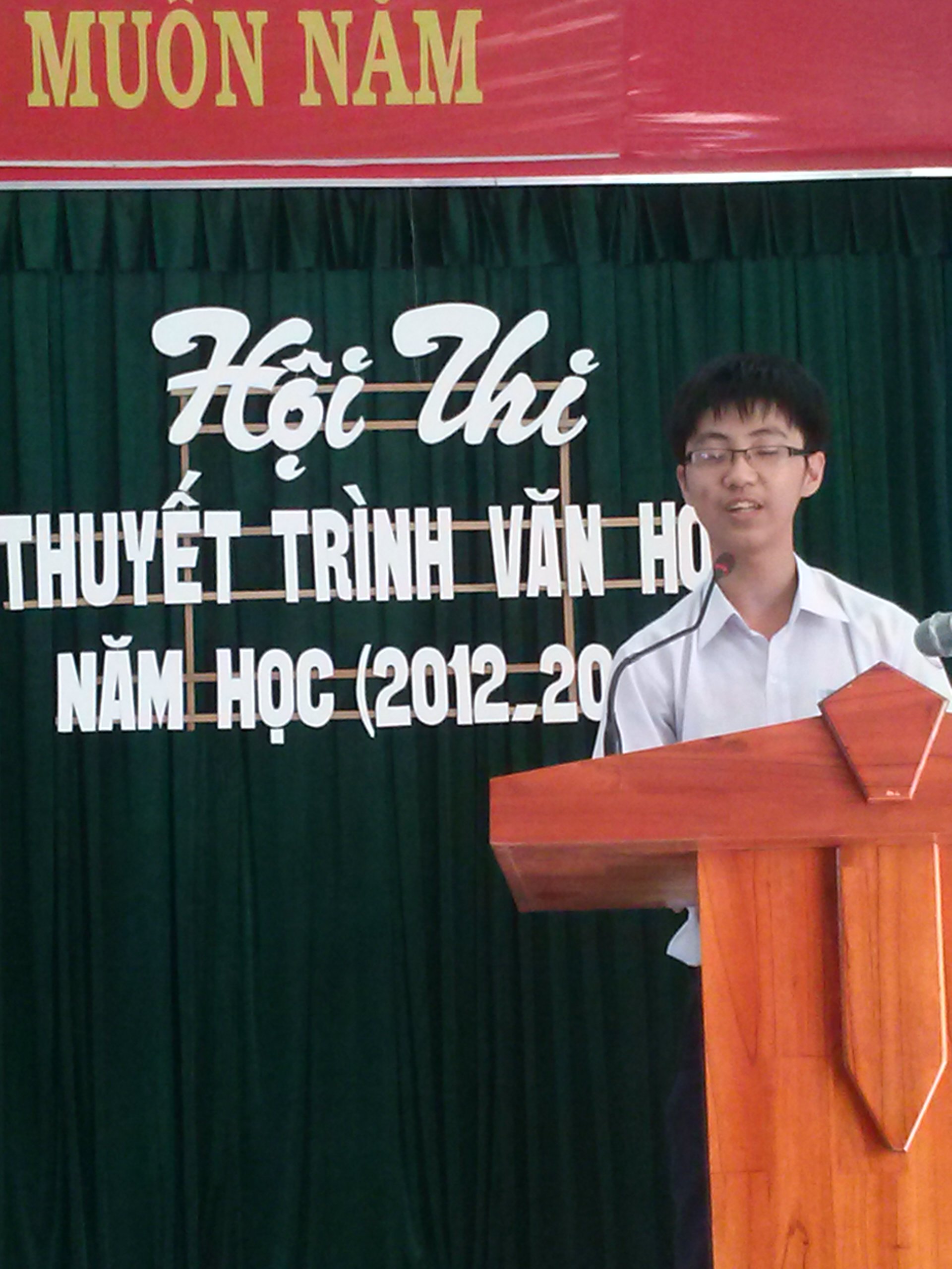 6_Th_sinh_n_tng_nht_hi_thi_Trn_Huy_Hong_lp_10_chuyn_Ton